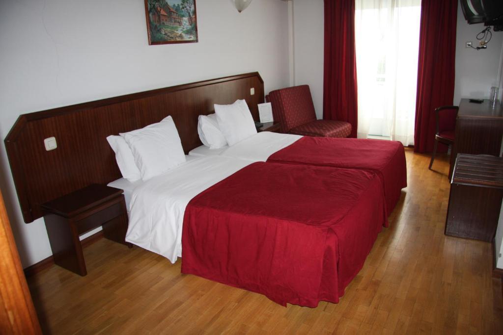 Hotel Turismo Miranda มีรันดา โด โดว์โร ภายนอก รูปภาพ